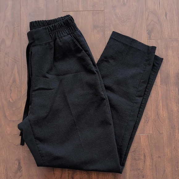 ⭐3/$15 Crop  Black Pant - Picture 3 of 9
